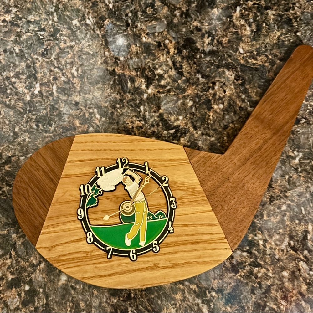 Golf-Themed Wall Clock with Green and Brown Accents